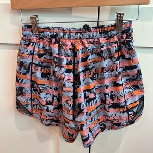 Lululemon Hotty Hot Short Size 6, 4 Inch